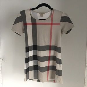 Burberry stretchy shirt